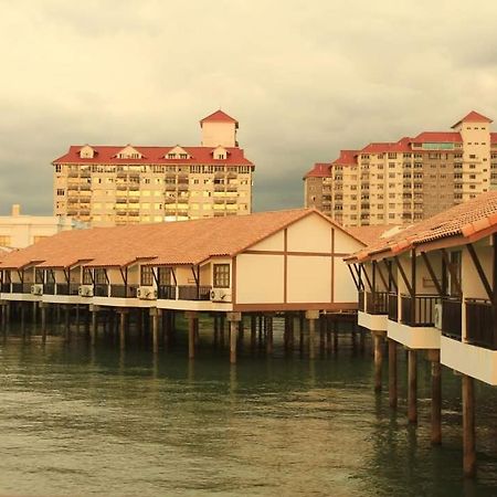 K. E. Private Water Chalet, Port Dickson Exterior photo